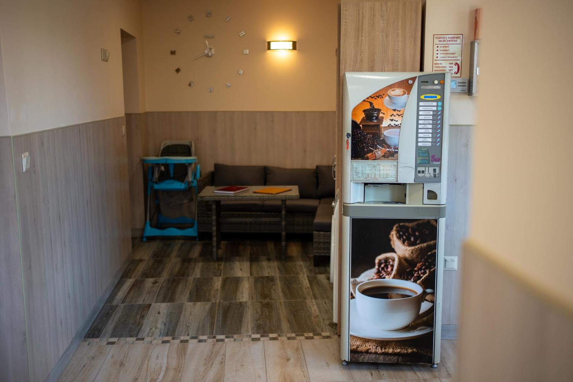 Holiday Apartmanhaz Gyula Eksteriør billede